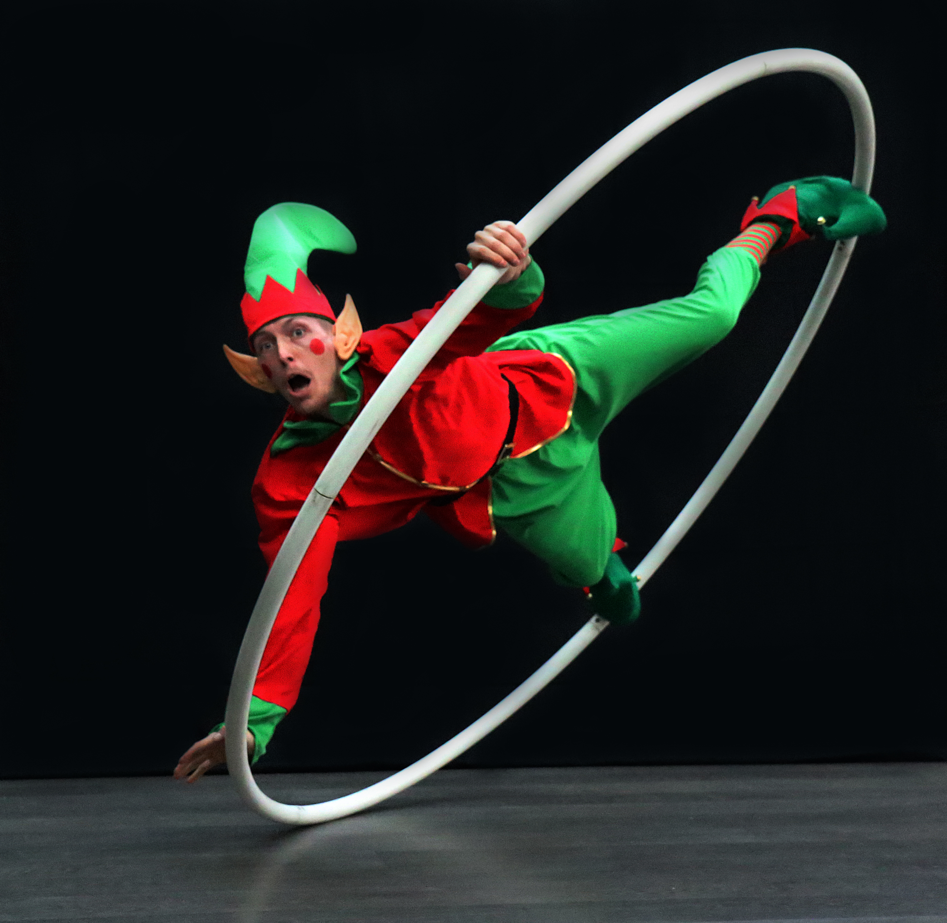 Cyr wheel